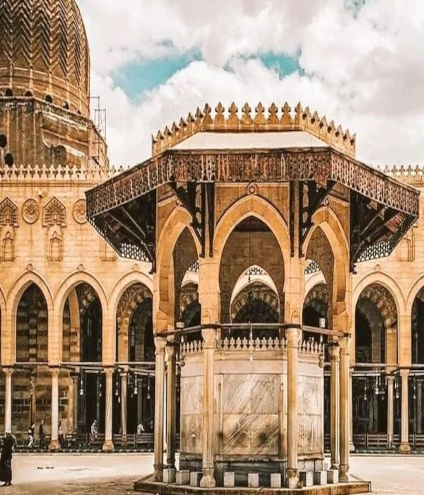 Al–Darb Al-Ahmar